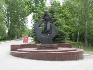 памятник малолетним узникам фашизма г. Саратов